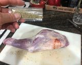 Foto del paso 5 de la receta Paletilla de cabrito al horno al vino blanco verduras y patata