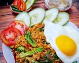 Foto langkah ke 5 dari resep Mie goreng pedas.
