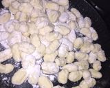 Foto del paso 5 de la receta: Ñoquis de papa con salsa de tomate