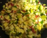 Foto del paso 2 de la receta: Tortilla de papa y zapallito en olla essen