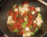 Foto del paso 2 de la receta: Tofu con tomates cherry, tomates secos y guisantes