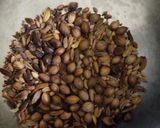 बाकरवडी (bakarvadi recipe in marathi) रेसिपी स्टेप 2 फोटो 