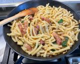 Une image de l'étape 12 de Gratin de macaronis au lard, courgettes et roquefort.