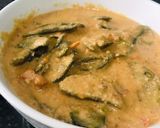 A picture of step 3 of Nkhungudzu (Snap Peas) in Groundnut flour.
