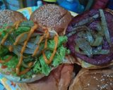 Foto langkah ke 4 dari resep Burger Versi Mager.