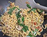 Foto langkah ke 6 dari resep Mie Goreng Nyemek Cakalang.