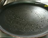 A picture of step 3 of Maggi pizza.