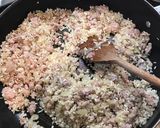 A picture of step 3 of Saffron and sausage risotto.