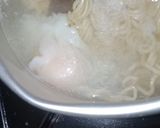 Foto langkah ke 3 dari resep 49. Mie Sedaap Korean Soup Spicy Chicken.