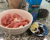 Hình bước làm 1 của món Thịt heo kho tiêu