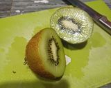 Foto langkah ke 2 dari resep Es Teh Kiwi.