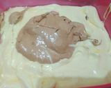 Foto langkah ke 5 dari resep Steamed Chocolatos Marble cake.