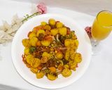 A picture of step 7 of Veggies fried irish potatoe.