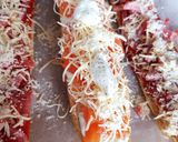 Une image de l'étape 3 de Pizzas 🍕 baguettes tomates 🍅 et crème fraîche saumon.