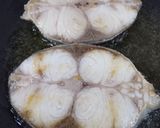 Hình bước làm 3 của món Cá bớp kho tiêu