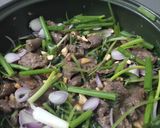 Hình bước làm 2 của món Thịt bò xào rau càng cua :