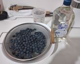 Foto del paso 1 de la receta: Licor casero de arándanos simil patxaran vasco