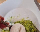 Foto del paso 3 de la receta: Dip de yogur griego y palta con palitos de zanahoria 🥕🍶🥑 cena low carb, fresca y en 2 minutos 🕒