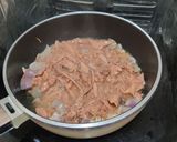 A picture of step 1 of Tuna Sisig.