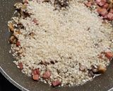 Foto del paso 3 de la receta: Risotto de champiñones con jamón y huevo
