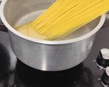 Foto del paso 4 de la receta: Espaguetis de atún a la carbonara fácil
