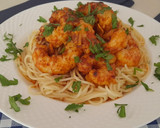 Foto del paso 4 de la receta: Pasta con langostinos al pil pil