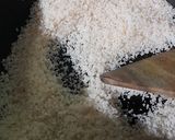 A picture of step 5 of Custard Flavoured Roasted Ground Rice Phirni.
