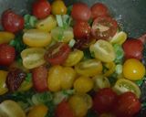 Foto del paso 2 de la receta: Fideos tagliatella caprese con cebolla de verdeo