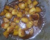 Foto langkah ke 4 dari resep 125. Telur puyuh kentang masak kecap.