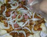 Foto langkah ke 5 dari resep Pizza Bolognese Simple.