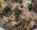 A picture of step 3 of Hariyali Pulao.