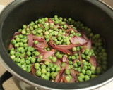 Foto del paso 3 de la receta: Guisantes con cebolla y albóndigas