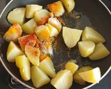 A picture of step 2 of Lasaniya batata garlic.