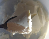 Foto del paso 5 de la receta: Yogurt Griego hecho con LECHE EN POLVO, con colchón de grosellas