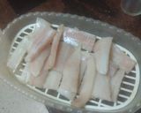 Foto del paso 1 de la receta: Churros de pescado con papas cocidas y alioli casero