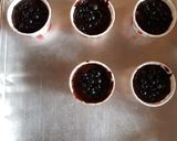 Foto langkah ke 6 dari resep Muffin cokelat ala Tintin Rayner.