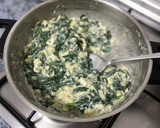 Foto del paso 5 de la receta: Hojaldre de espinacas y queso