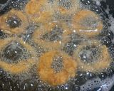 A picture of step 5 of Onion Rings.