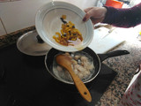 Arroz con pétalos de rosa