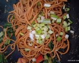 Foto langkah ke 6 dari resep Mie Lidi goreng (Mie gomak).