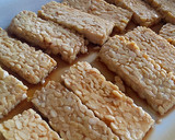 Foto del paso 1 de la receta: Tempeh a la plancha con ensalada mixta y naranjas