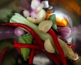 Foto langkah ke 1 dari resep Gembung Asam Padeh.