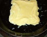 Foto langkah ke 2 dari resep Simple Egg Sandwich.