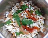 A picture of step 4 of Samosa Bhel.