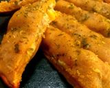 चीजी आटा गार्लिक ब्रेड(Cheese aata garlic bread recipe in Hindi) रेसिपी चरण 12 फोटो