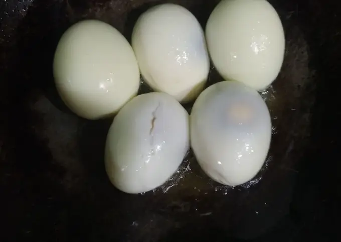 Langkah-langkah untuk membuat Cara membuat Hintalu (telur) masak habang khas banjar