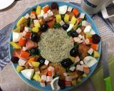 Foto del paso 2 de la receta: Ensalada de quinoa con tomate, pavo, piña, mango, cangrejo, huevo duro y uvas
