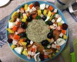 Foto del paso 2 de la receta: Ensalada de quinoa con tomate, pavo, piña, mango, cangrejo, huevo duro y uvas