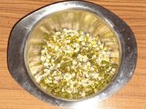 मूंग दाल स्प्राउटस झाल मुरी (Moong dal sprouts jhal muri recipe in hindi)