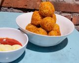Foto langkah ke 7 dari resep Bola Nasi Keju (jamur+wortel+abon).